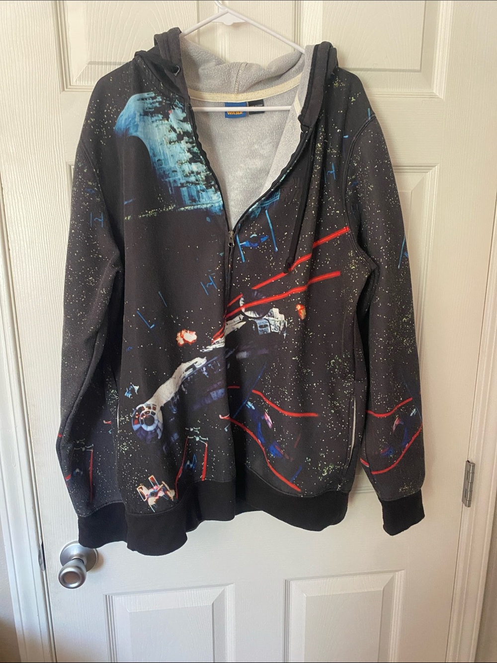 Vintage Black Graphic Star Wars Zip-Up Hoodie with Red & Blue Accents